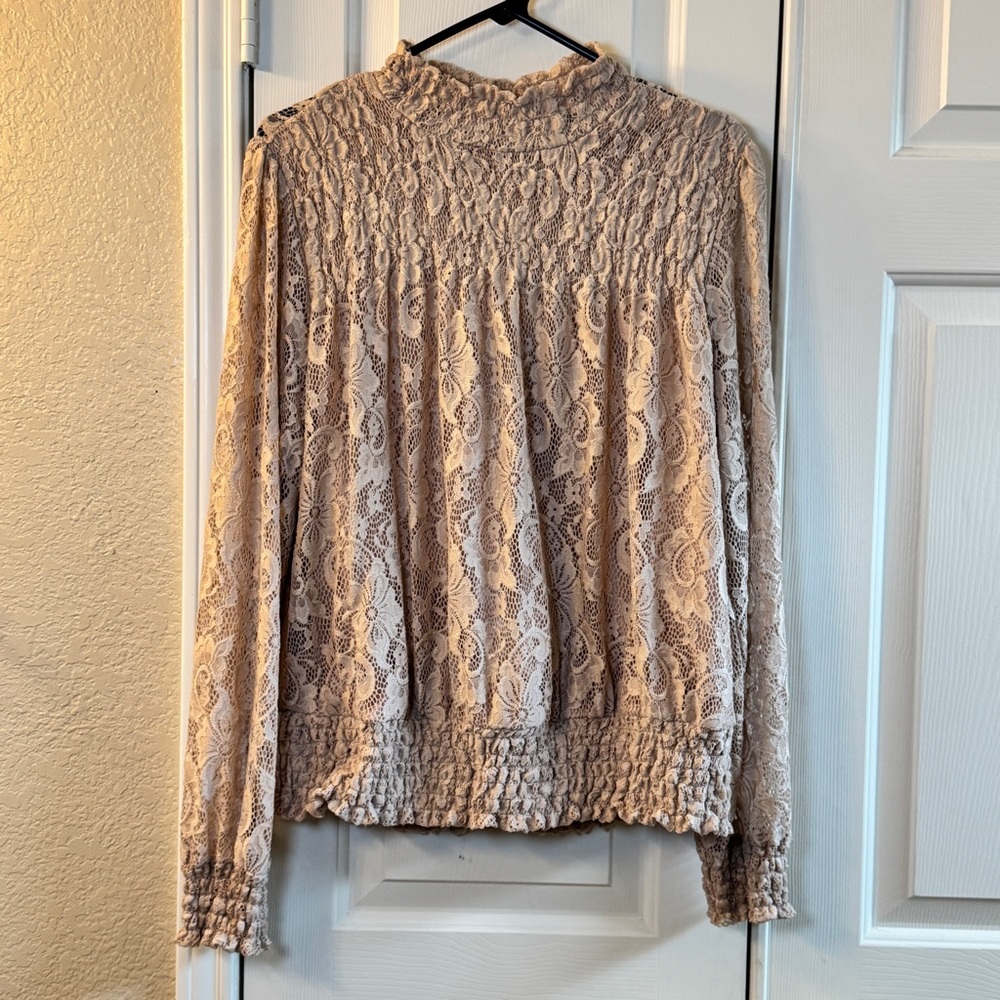 ADIVA Lace Blouse XL Long Sleeve Keyhole 2 Button Back Blush Pink Vintage Vibe